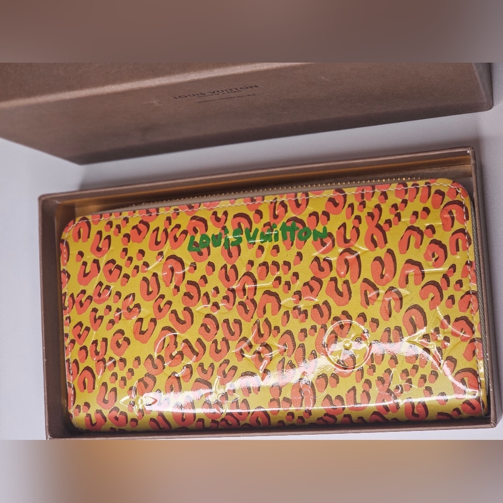 Louis Vuitton Ltd Edition Monogram Vernis Cheetah Print Zippy Wallet! - Picture 4 of 16
